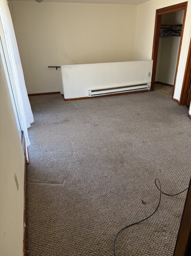 584 Thompson Ave Unit 2