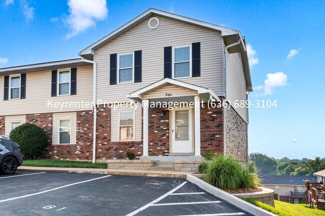 Building Photo - Charming 2-Bedroom Condo Available for Rent in Saint Peters!