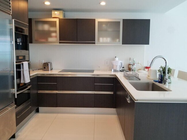 Photo - 17001 Collins Ave