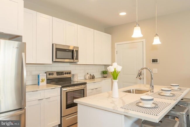 Photo - 2220-28 Master St Unit 3