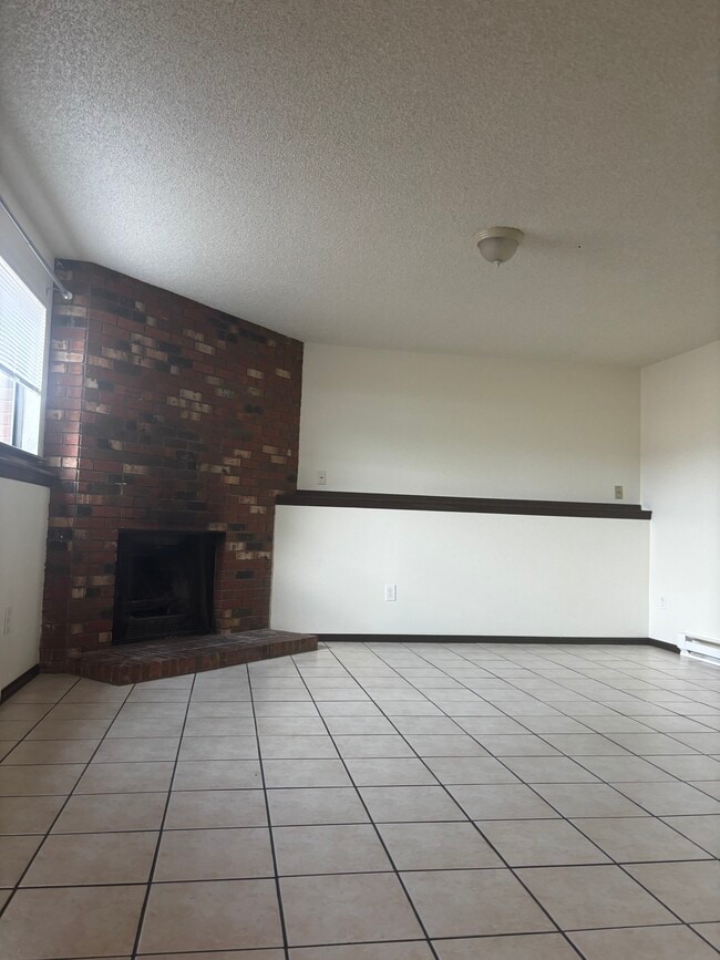 Photo - 114 Juniper Pl Unit B