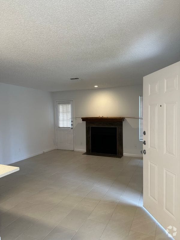 Building Photo - 4204 Duval Rd Rental