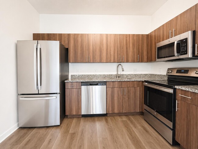 Photo - 4270 Lakewood Rd Unit 207