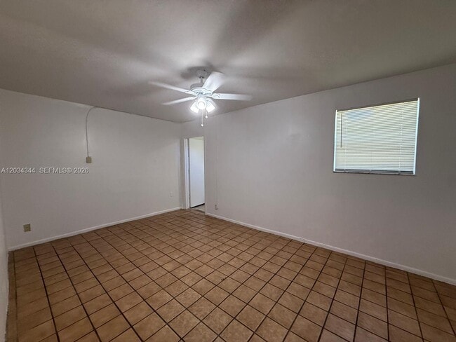Photo - 120 NE 7th St Unidad 2