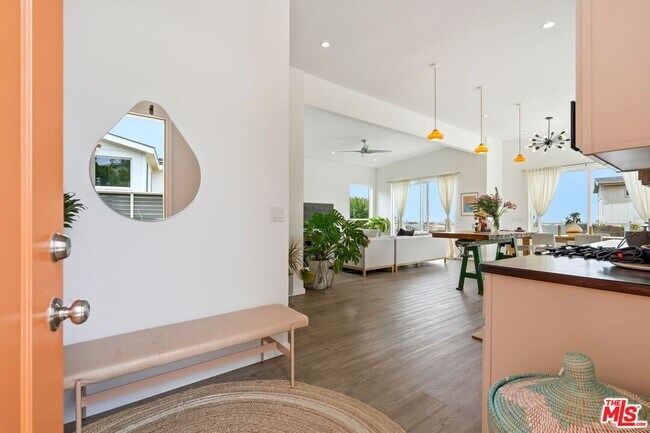 Photo - 29500 Heathercliff Rd