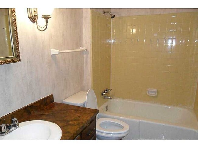 Photo - Newly Renovated Stunning House for Rent 4 ...