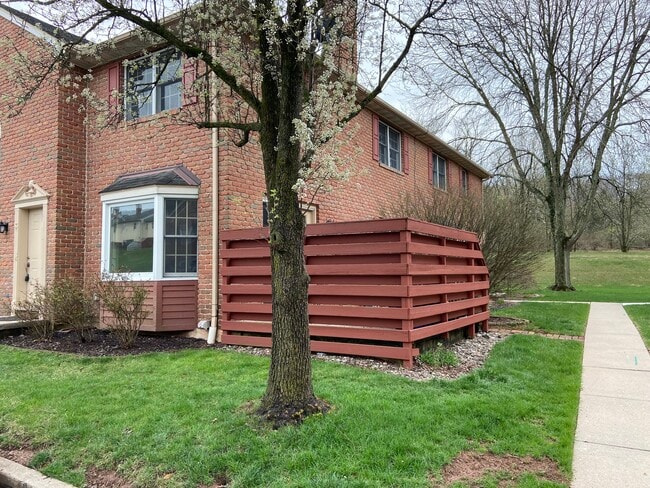 Private patio - 3 Windsor Ct