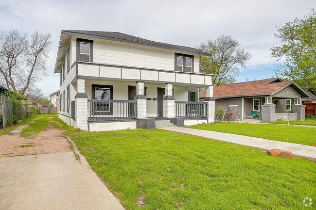 Building Photo - Beautifully Remodelled 1922 Home- Duplex- ...