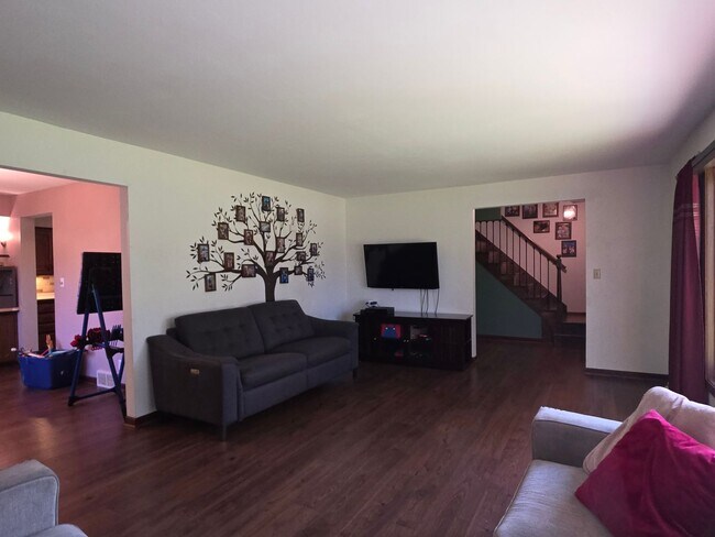 Photo - Updated 4 bedroom home in Merton