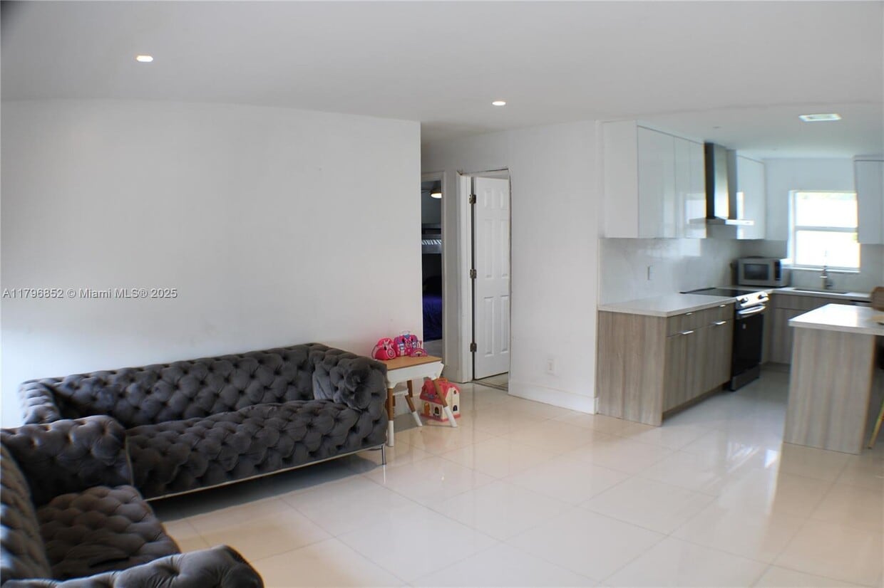 Photo - 2050 N 57th Ter (Hollywood, FL)