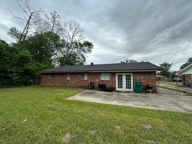 Photo - 2222 N Rose Park Ave