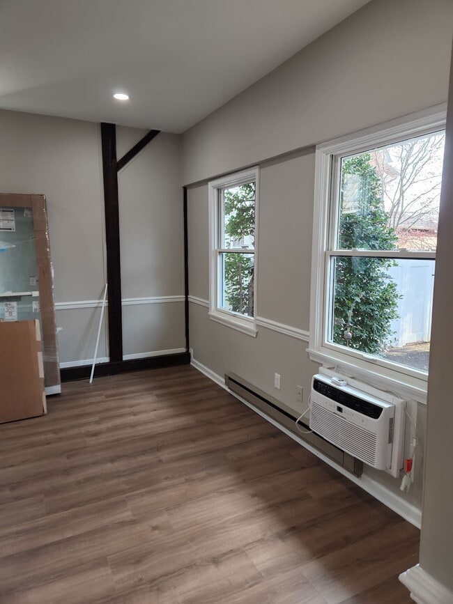 Photo - 61 W Oakland Ave Unit Apt. C