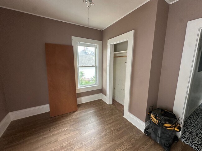 110 Pleasant St Unidad floor2