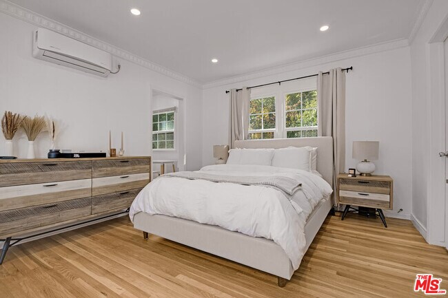 Photo - 407 Shirley Pl Unit 3/4