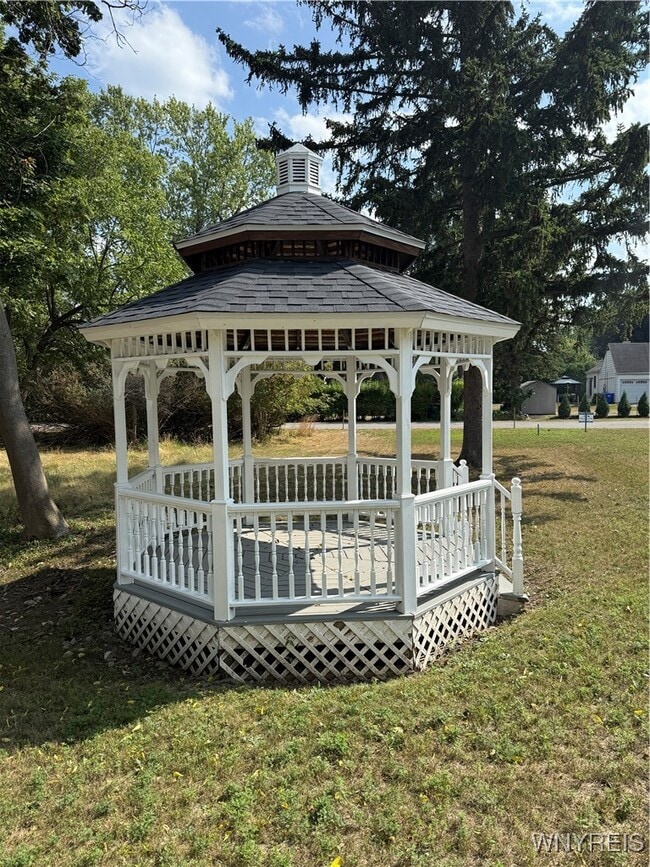 Photo - 8550 Nottingham Terrace