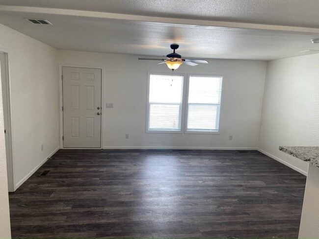Photo - 1111 N Lamb Blvd