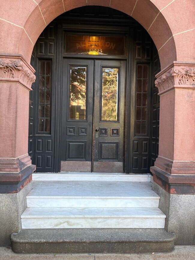 Building Photo - 128 Magazine St Unit 12 Rental
