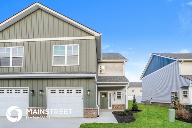 Building Photo - 2059 N Sarah Dr