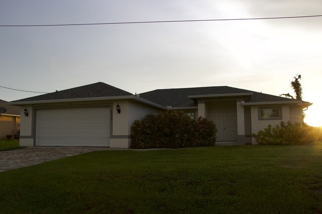 Building Photo - 2536 NW 19th Ave Rental