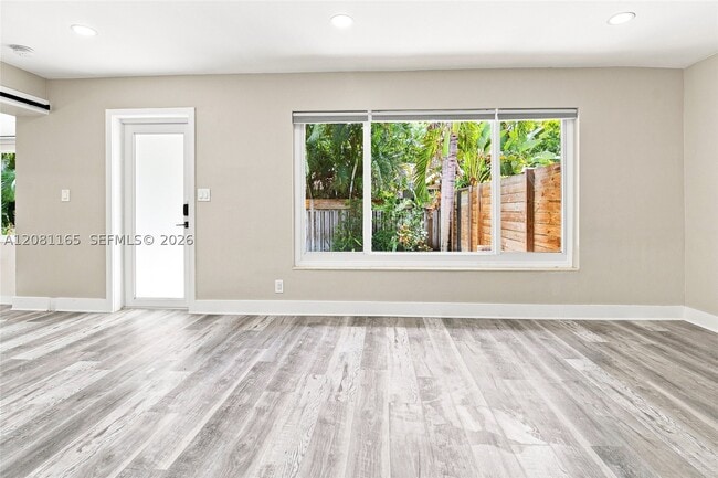 1621 NE 25th St Unit 1621