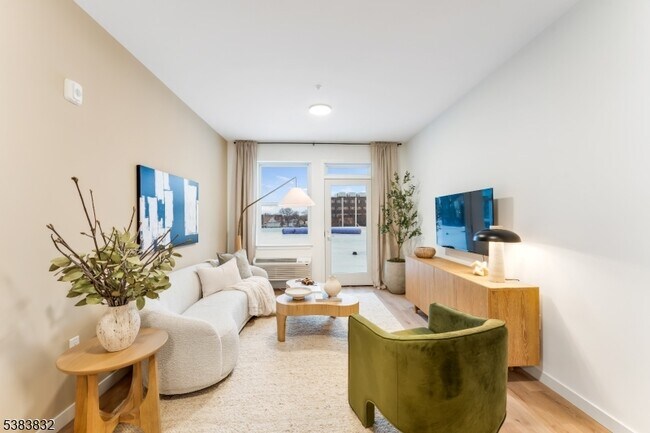 Photo - 431 Dr Martin Luther King Jr Blvd Unidad 314