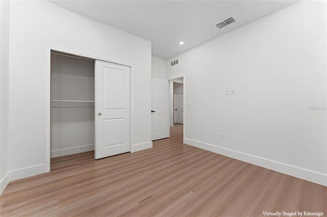 Photo - 81 Overleaf Ln