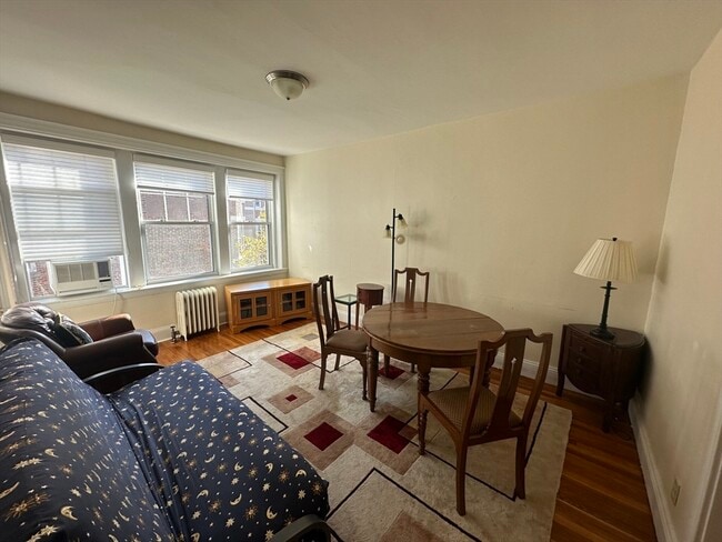 Building Photo - 336 Harvard St Unit #1 Rental