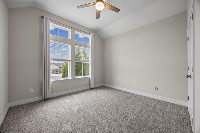 Photo - 124 White Steppe Way