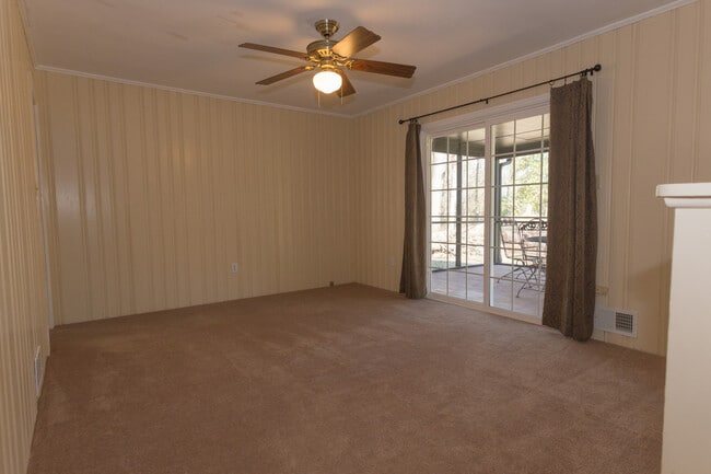 Photo - Cozy home minutes away from campus!