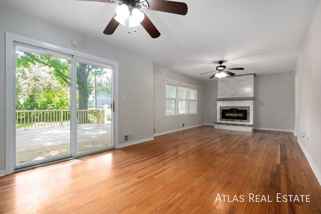 Photo - 625 NW Kay Dr