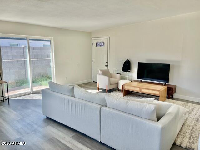 453 W University Dr
