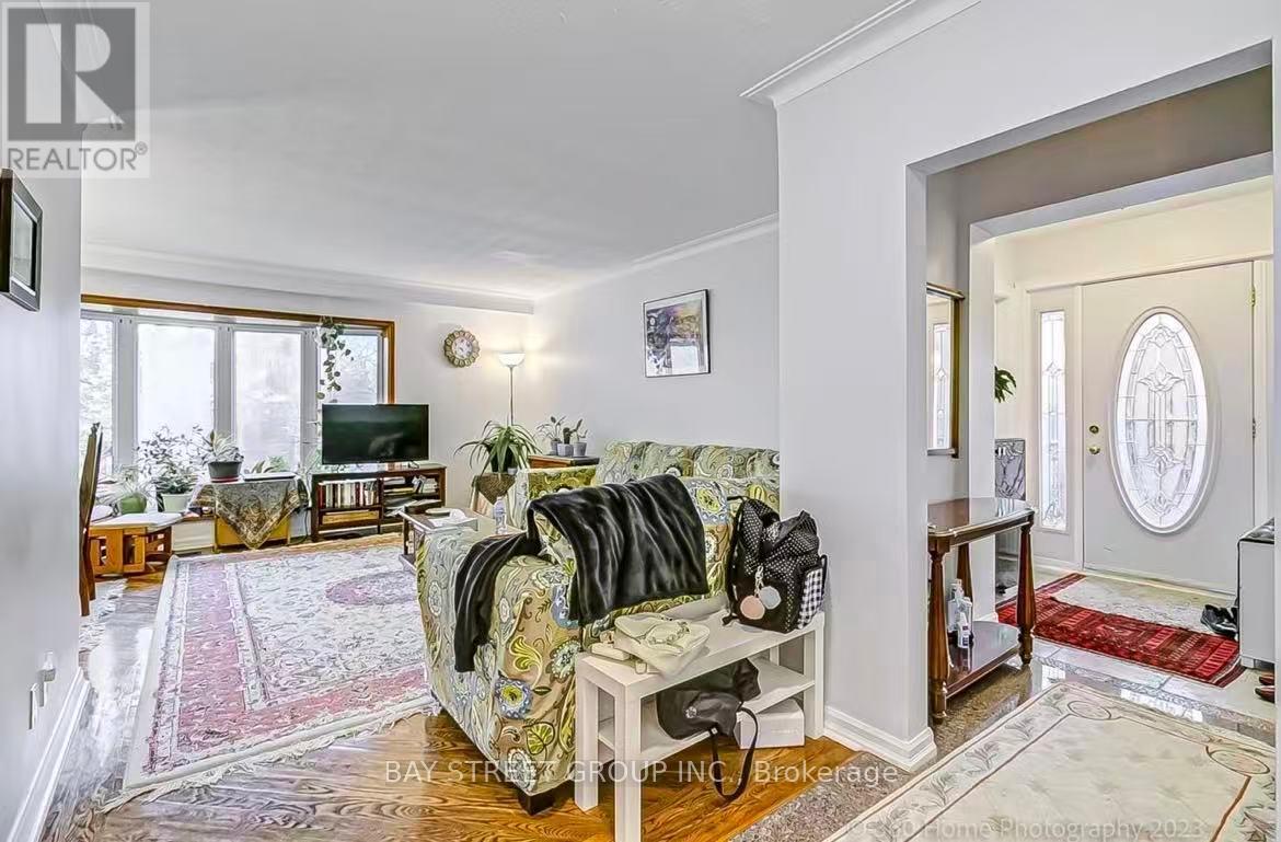 Photo - 497 Lynett Crescent