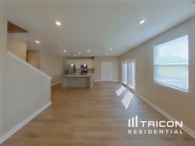 Photo - 105 Davenport Dr