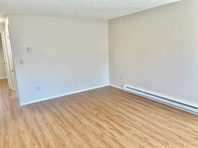 Photo - 5420 N Martin St Unidad 3