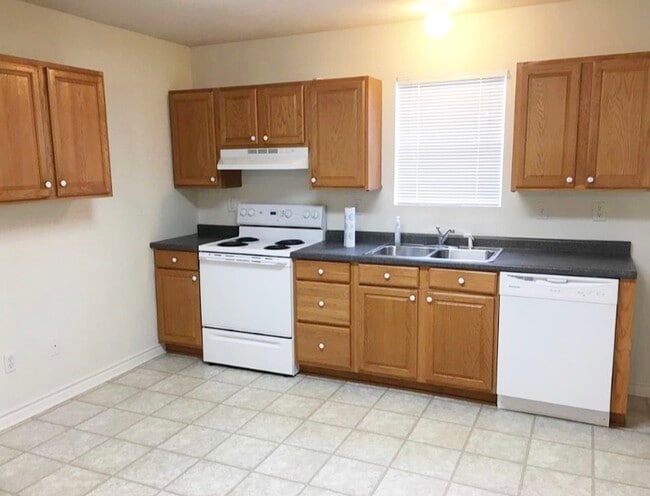 Photo - 320 N 8th St Townhome