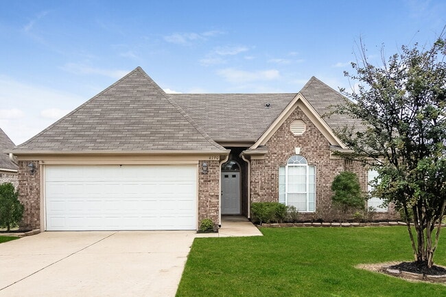 Photo - 4190 Louden Dr House