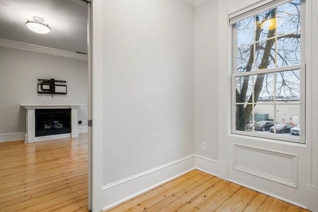 Photo - 703 E 4th St Unidad 2