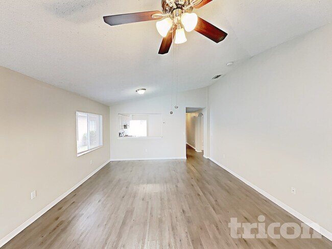 Photo - 4432 Country Hills Blvd