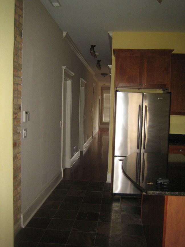 Photo - 3907 N Damen Ave