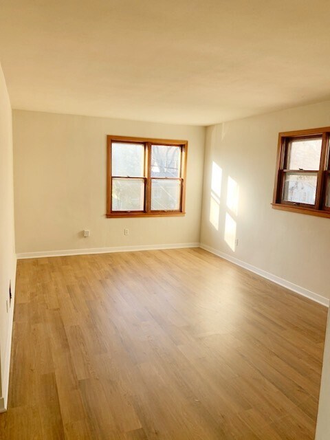 Living Area - 2409 Superior St Unit 1