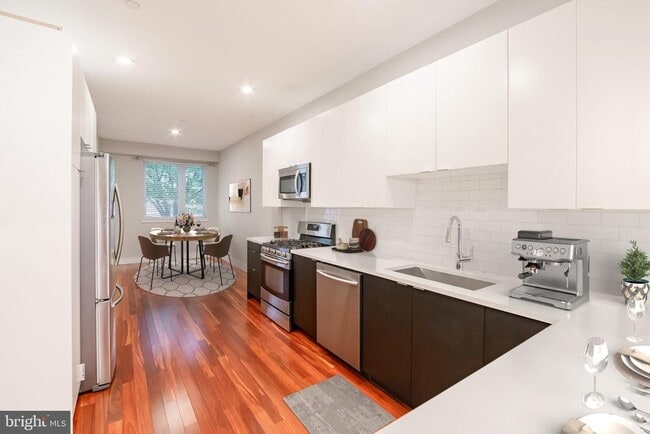 Building Photo - 1842 Frankford Ave Rental