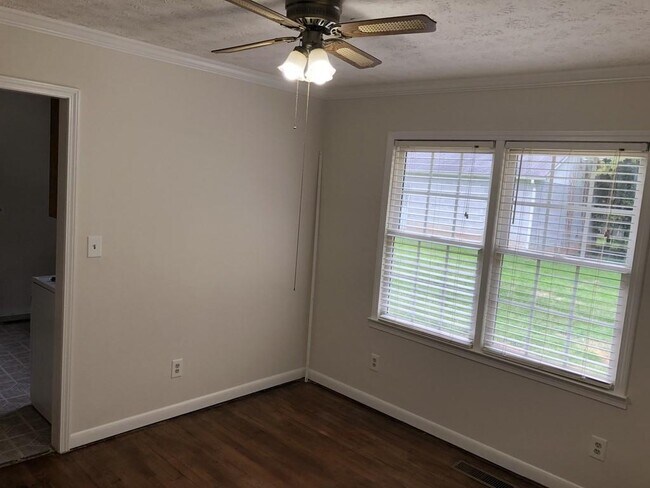 Photo - 1579 Rockbridge Rd