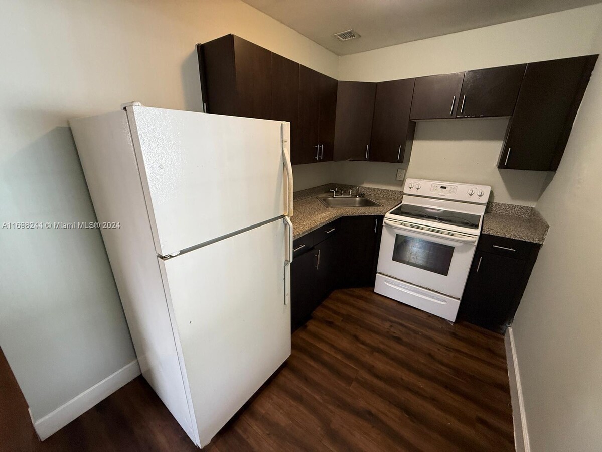 Photo - 3598 NW 99th St Apartamento Unidad C