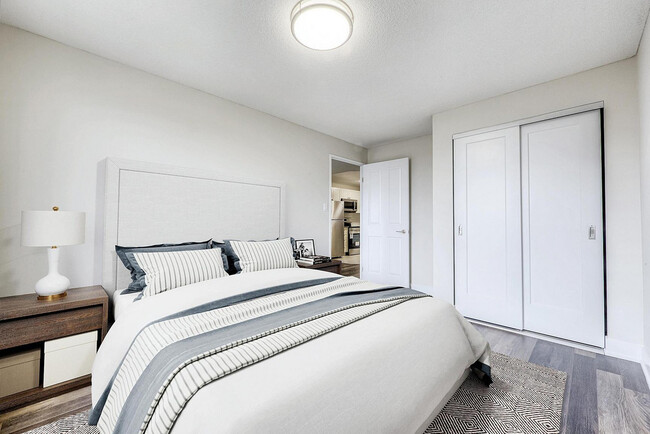 Building Photo - Upper Canada Apartments 165