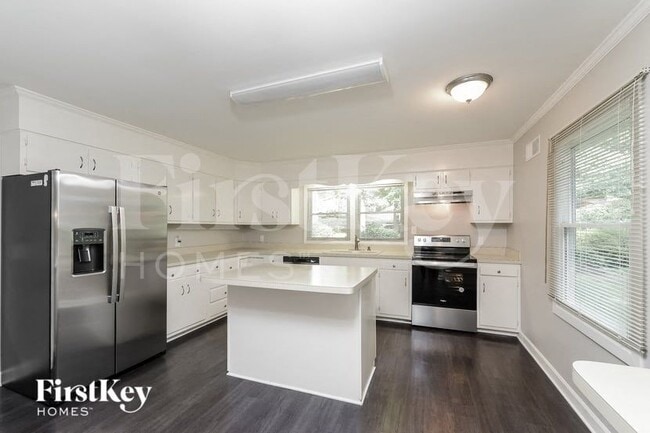 Photo - 4609 Oakcliffe Rd