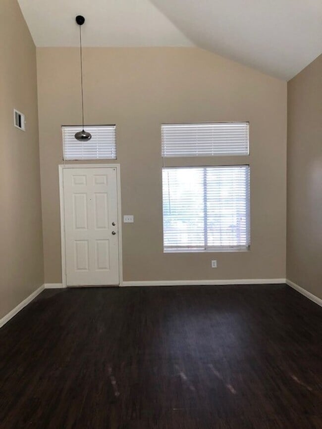 4808 Lupita Ct
