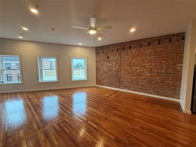 252 Main St Unit 3