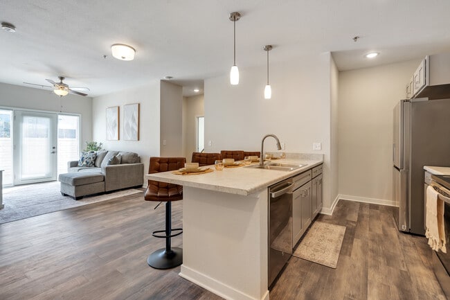 Photo - The Belleview - Student Friendly Housing