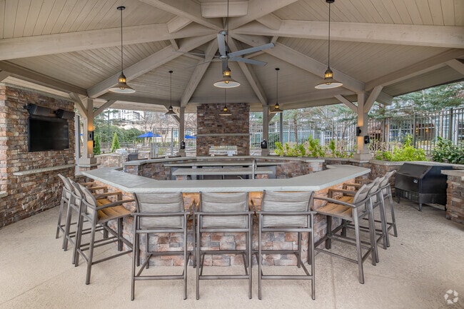 Outdoor Sky Deck Bar - Sixty 11th