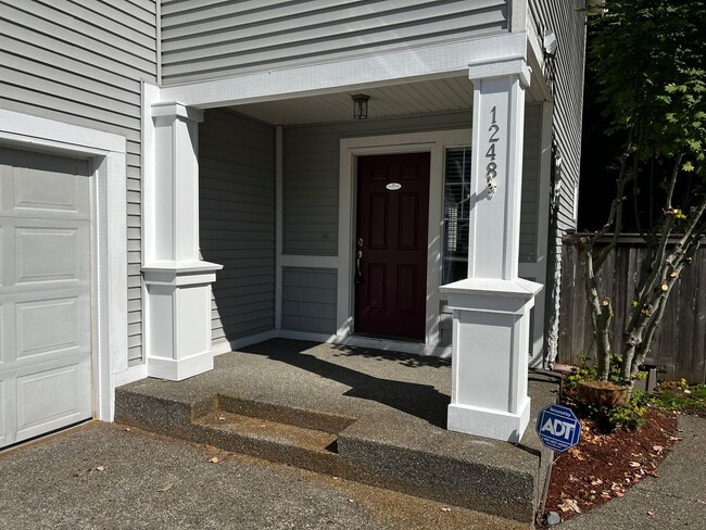 Photo - 3 Bedroom 2.5 Bath DuPont Home for Rent
